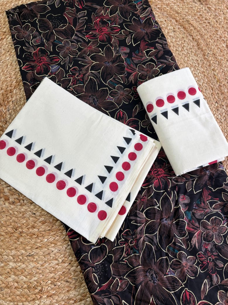TEMPLE POLKA WITH BLOUSE SET MUNDU