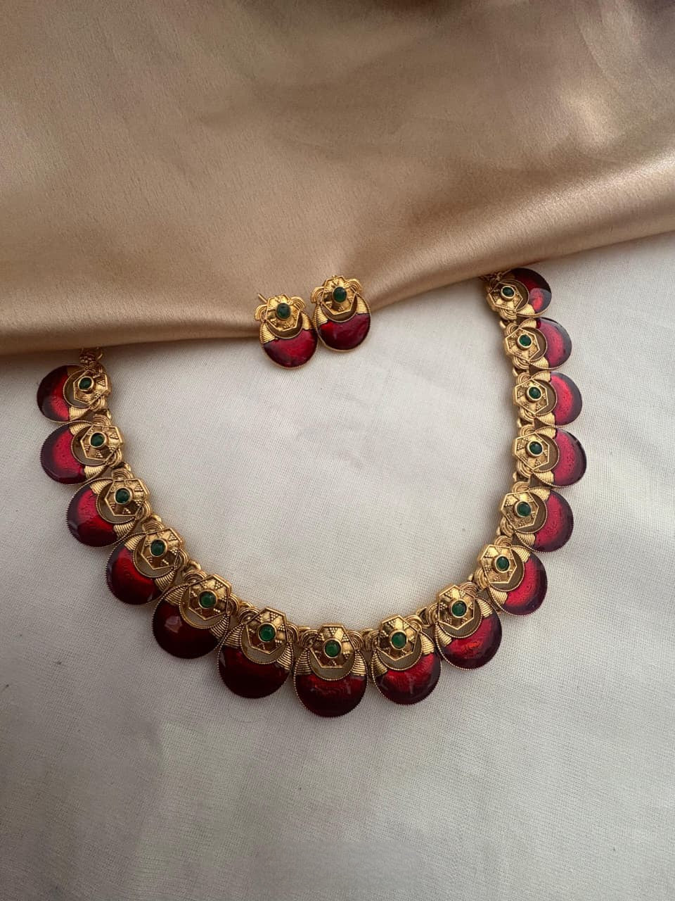 Nikhila necklace