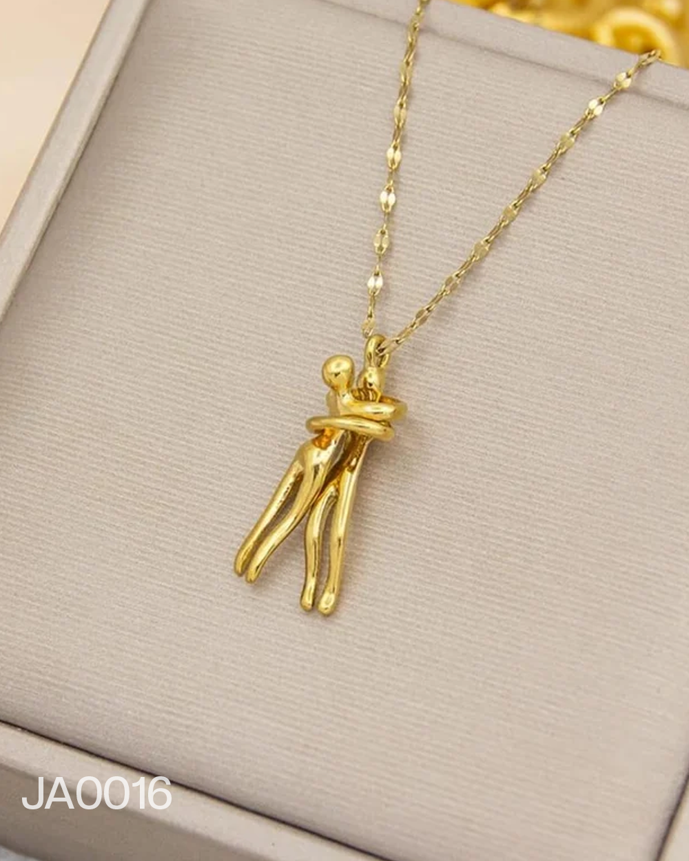 Hug Chain Online – Anti Tarnish Stainless Steel Necklace