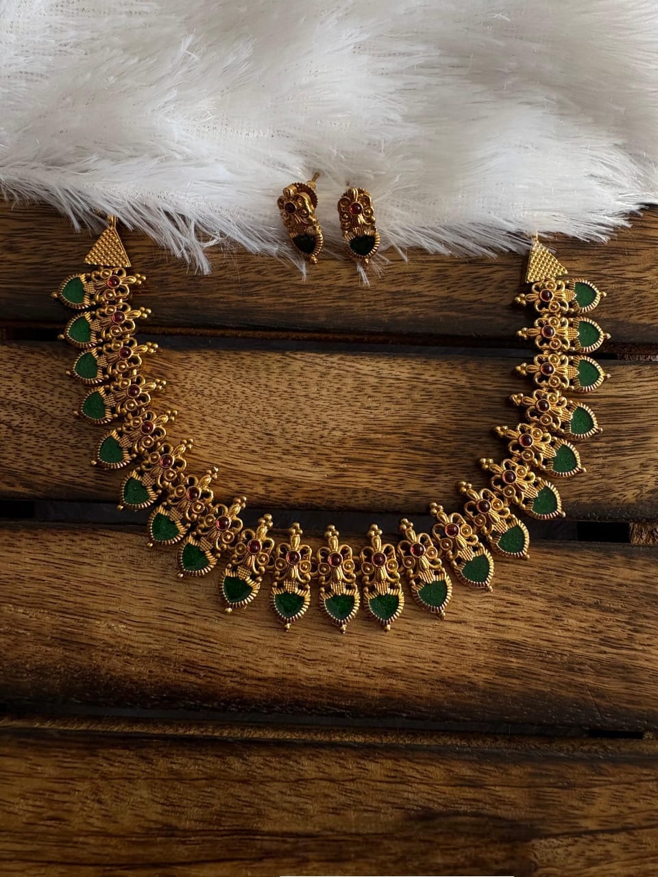 Green and Red necklace set