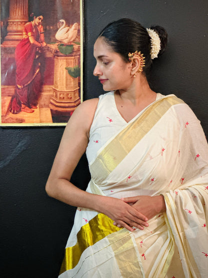 Small techipoo embroidery saree
